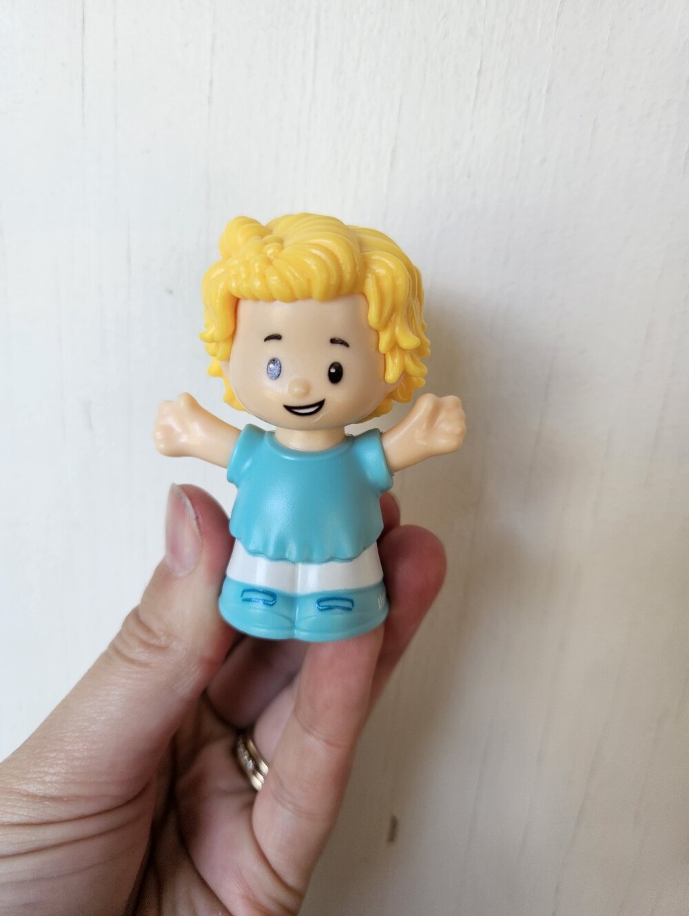💚5/$15 2016 Fisher Price Little People Blonde Replacement Girl
